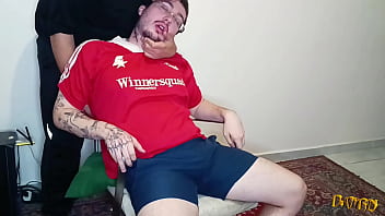 Oputosp mamando meu pau tatuado e tomando meu leite pros nossos f&atilde_s (COMPLETO NO RED)