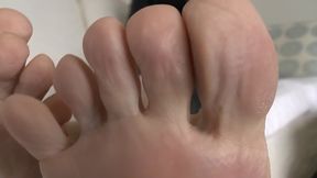A Giantess Shows You Her Feet Lady Victoria Valente Mighty Wrinkles on Her Feet, Thick Giant Toes