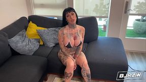 Tattooed Jessie Lee sucks big cock and takes it in the ass