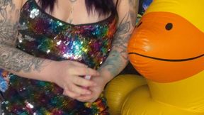 shine smocking looner girl poping foil balloons