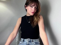 Beautiful teen brunette Jessica Sinn masturbates
