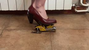 ANGRY KIRA CRUSHING SNOWMOBILE TOY - MOV HD