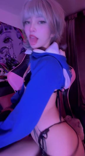 Big-titted onlyfan shows off her ass