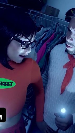 Jinkies! Velma &amp; Fred Are Trying To Solve A Mystery In A Creepy House But They Fuck Instead   Clip 2