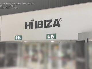 VLOG IBIZA - I get drilled in the fitting room of a renowned boutique