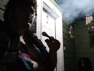 plump ftm smokes and eats outside