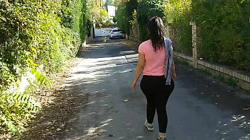 PUBLIC STREET, CURVY BRUNETTE FLASHING TITS AND BLOWJOB FOR MONEY