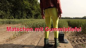 Mudding with wellies - Matschen mit Gummistiefeln