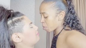 INSANE KISSES FROM A DWARF - BY ANANZINHA - CLIP 02