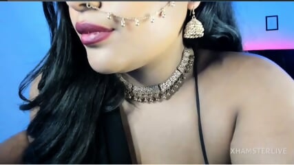 Stripchat model boobs show
