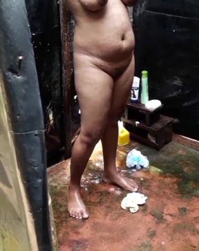 Outdoor Bathing Video in Srilanka