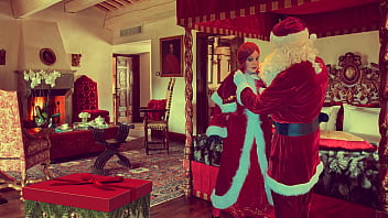 Granny Carmen Claus&#039_ Cheating Candy Cane Lane Suck &amp_ Double Fuck Creampie