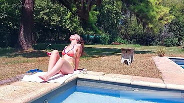 Le rompo el culo y le cojo los pies a Katrina Punk al aire libre
