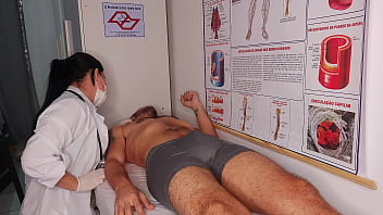 Ere&ccedil_&atilde_o na frente da enfermeira