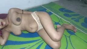 Aunty enjoyed pussy fucking with the short and tall boy next door