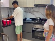 Hago un juego sexual con mi hermanastra y termino follandola duro y me le corro en sus ricas tetas.