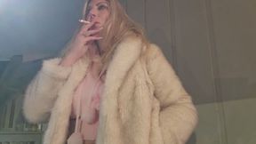 MizzErotique Smoking outside in fur coat