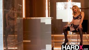 ”Beautiful Natalia Starr Goes Wild on Fat Meat”