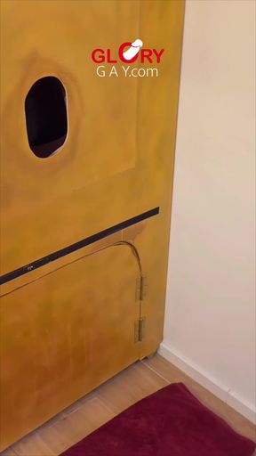 He just wanted to go pee quickly... and then it splashes like a geyser