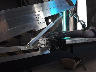 Naomi after two hours of automatic fucking. fuckmachine burned out/ Naomi 9
