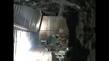 Mi vecina la del poli ba&ntilde_andose