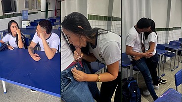 Novinha gostosa putinha do ensino medio 18 anos mamando gostoso o amigo de classe na sala de aula do colegio