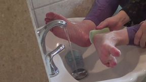 Flirty Feet - Washing her feet
