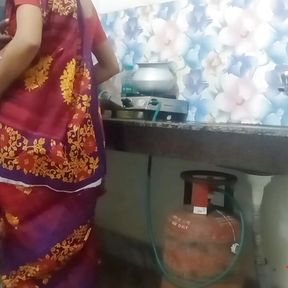 Bhabhi ko kitchen pe chuda