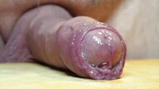 Amatør uklippede fyre med store pikke onanerer og knepper røve på kontoret