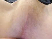 Je chauffe mon cul avant d'aller baiser