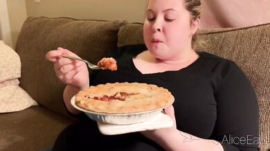 SHOVING PIE DOWN INTO MY HUGE HUNGRY STOMACH