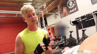 Straight Muscle Daddy Seduced By Blonde Teen Twink At The Gym