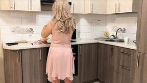 Mom went all out &mdash;  flaunting major booty in lingerie &mdash;  getting DP'