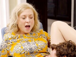 That 70s Ho Here Kitty Kitty - S3e1