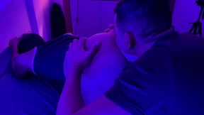 femboy vai de calcinha pro vizinho tiozao pauzudo daddy que desejava ele na rua - gay amador