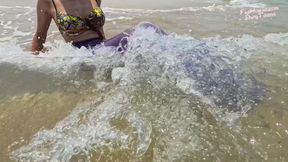 874 Shiny Blue Pantyhose Under Water