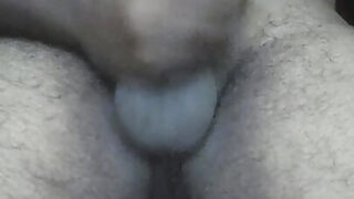 Amatør indiske kjekkaser med massive hårete kuker runker og knuller rumpe uten kondom