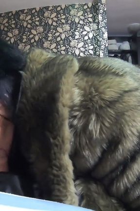 Milfycalla- Deep Blow-job and Cum Play While Wearing a Hot Green Fur-coat, Leather Gloves and Long Boots 213