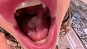 The hungry gassy giantess