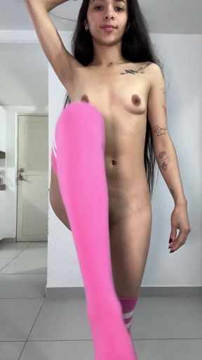Big-titted amateur flaunts her juicy ass