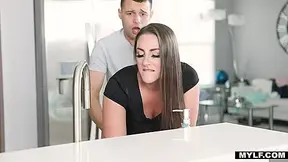 Stepson Takes The Opportunity To Shag His Stepmommy With Melanie Hicks