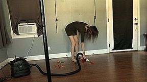 Alora Jaymes Gets Off With Her Vacuum (HD 1080p MP4)