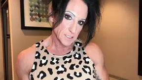 Goddess Kandys shows off her hot, wet oral skills
