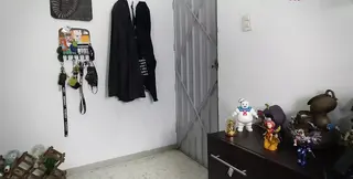 I Played a Prank on the Pizza Delivery Guy and Fucked Myself Until He Cum