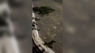 Batendo uma no meio da rua