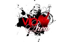 Lesbian Elle Alexandra is outdoors with Aspen Rae