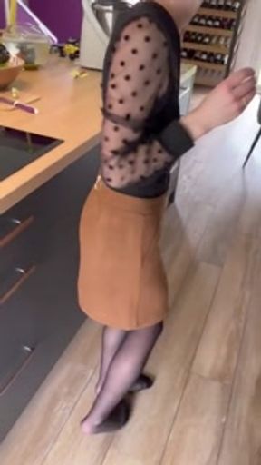 she stops preparing the meal to swallow my cum