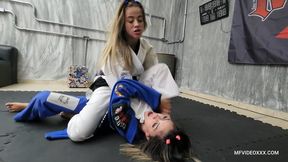 KARATEKA - FEET FIGHT - VOL #178 - LIVIA vs MIMI - NEW VIDEO - CLIP 06