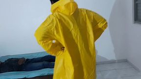 tigresa vip sai na chuva com muita vontade de foder e gozar vai ate o quarto do seguranca pra foder com ele