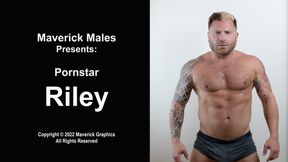 Riley Muscle Worship and BJ (720P)